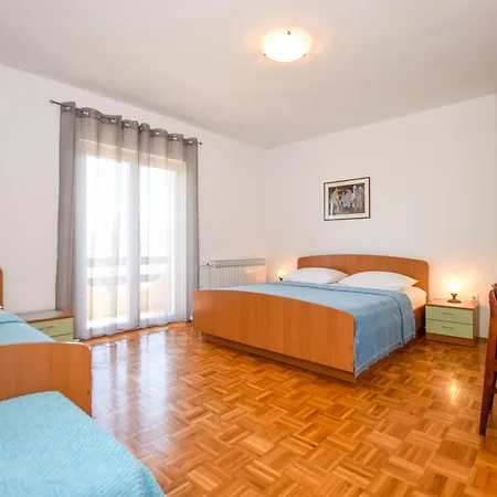 Apartment Pag 6316A * Pag Town
